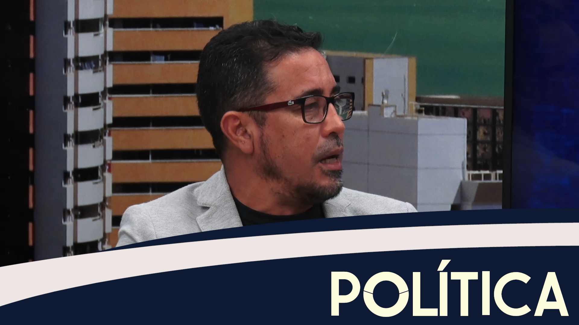 Política entrevista Anízio Melo, Professor e Pres. da APEOC