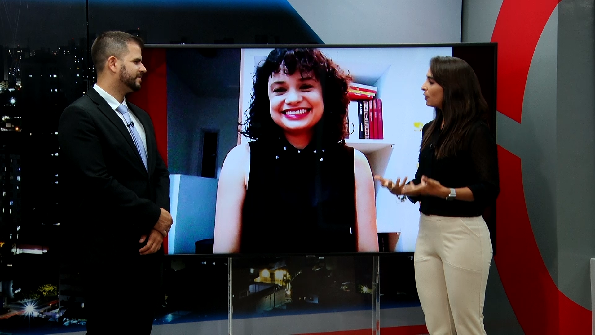 Livro Entrelinhas da jornalista Juliana Marques