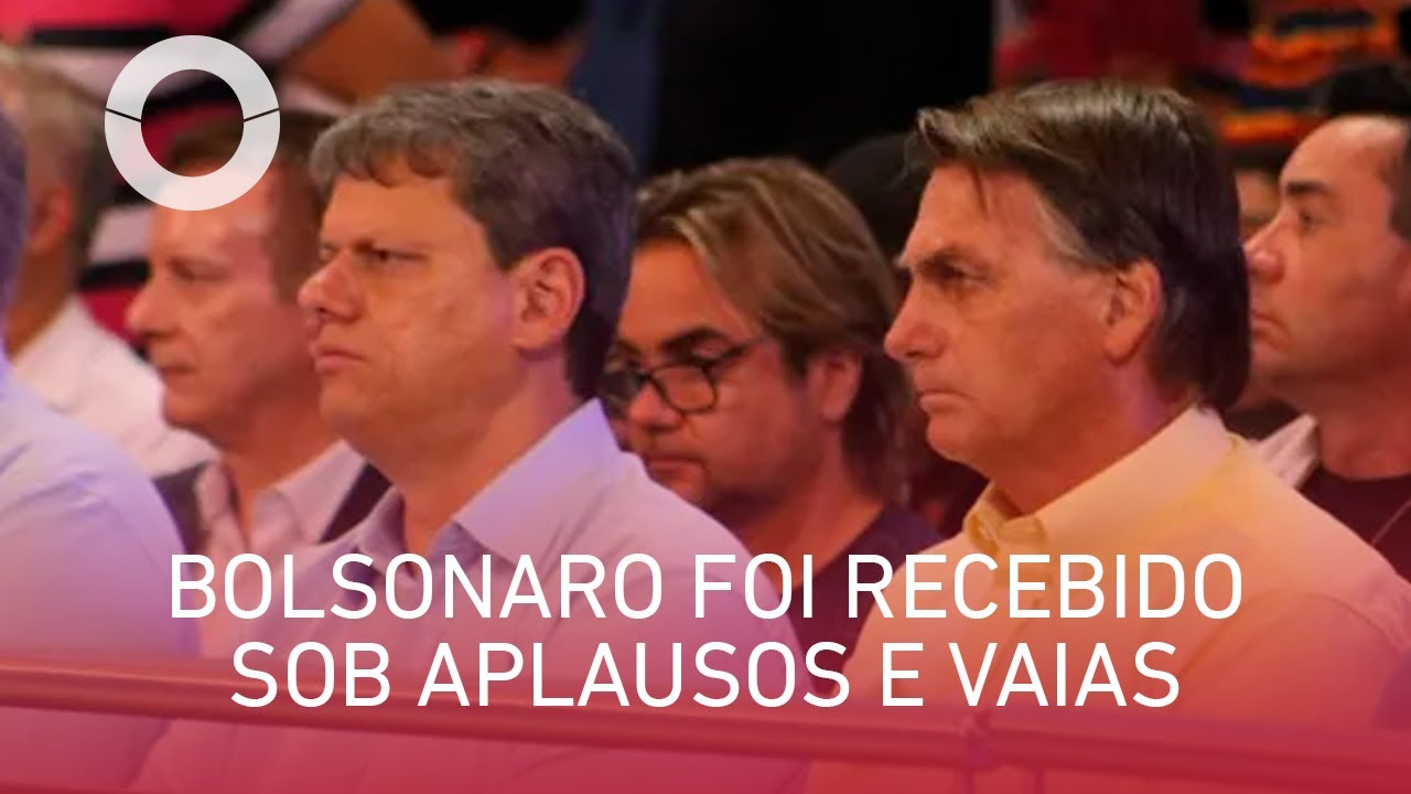 Bolsonaro em Aparecida foi recebido sob aplausos e vaias